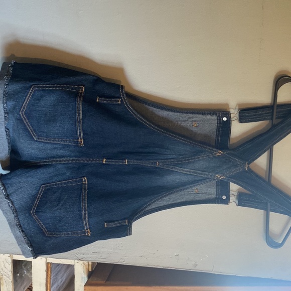 Overall shorts - Picture 2 of 3